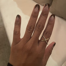 Load image into Gallery viewer, Criss Cross Pave Ring